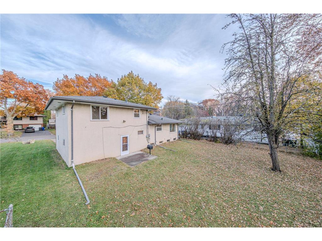 1633 Etna Street Saint Paul MN 55106 6814055 image5