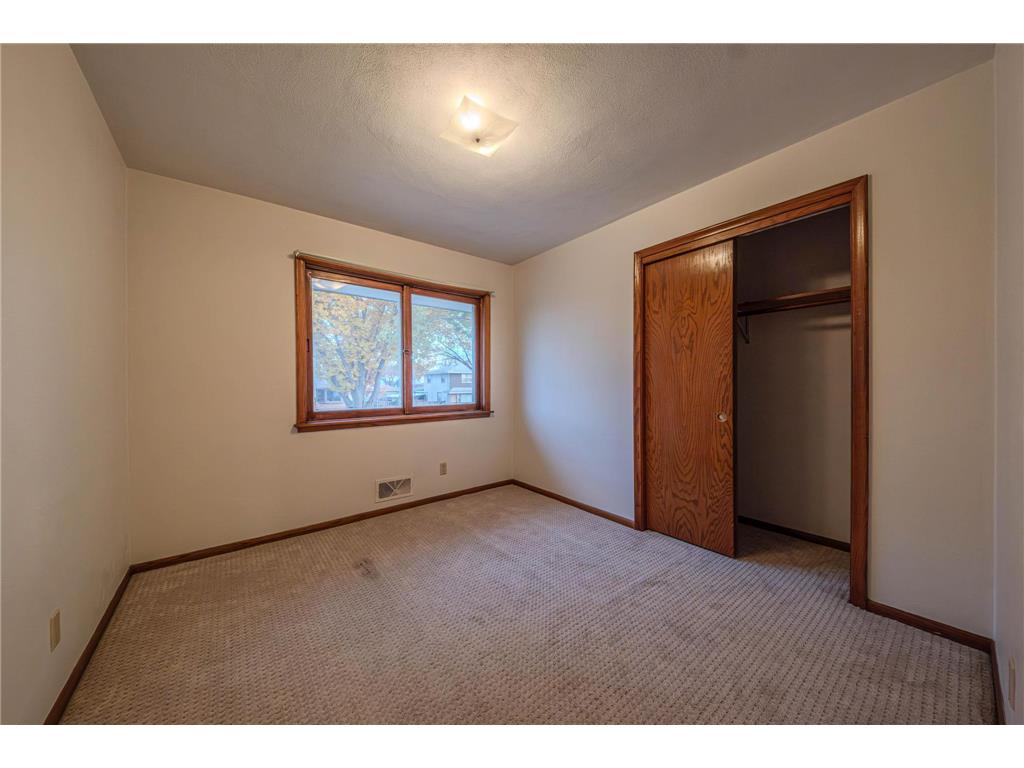 1633 Etna Street Saint Paul MN 55106 6814055 image6