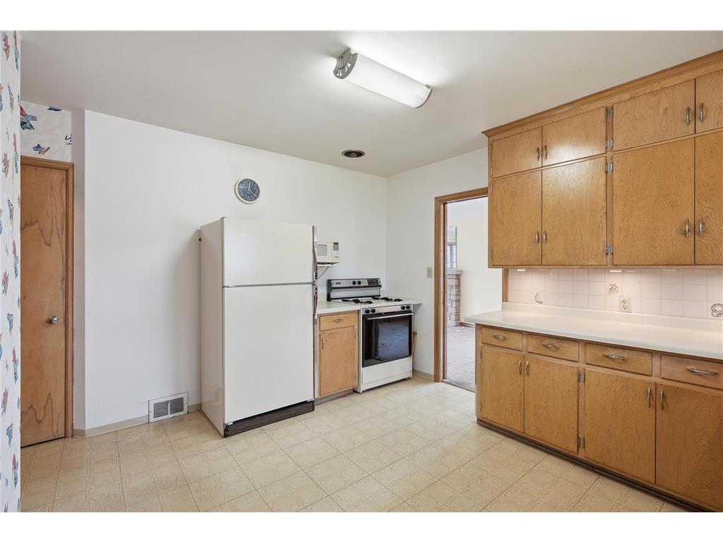 1633 Rome Avenue Saint Paul MN 55116 7066981 image14