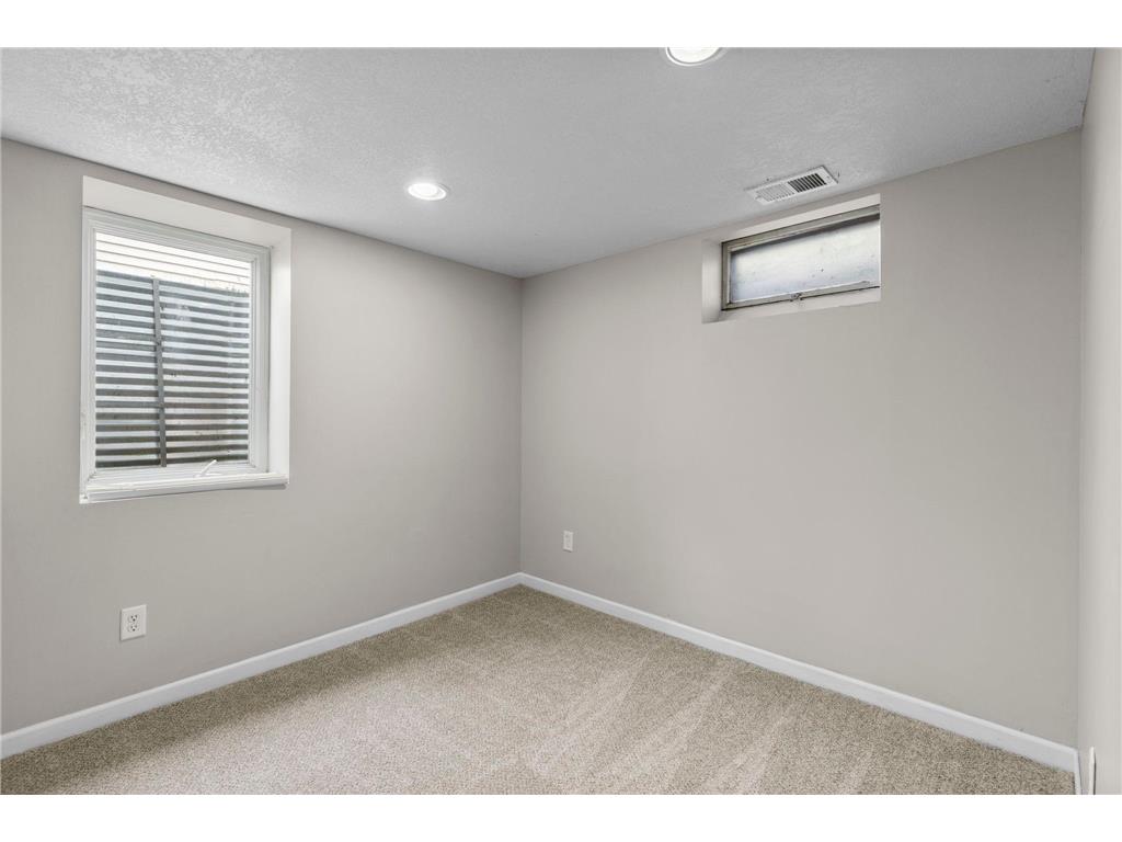 1633 Sherwood Avenue Saint Paul MN 55106 7075536 image31