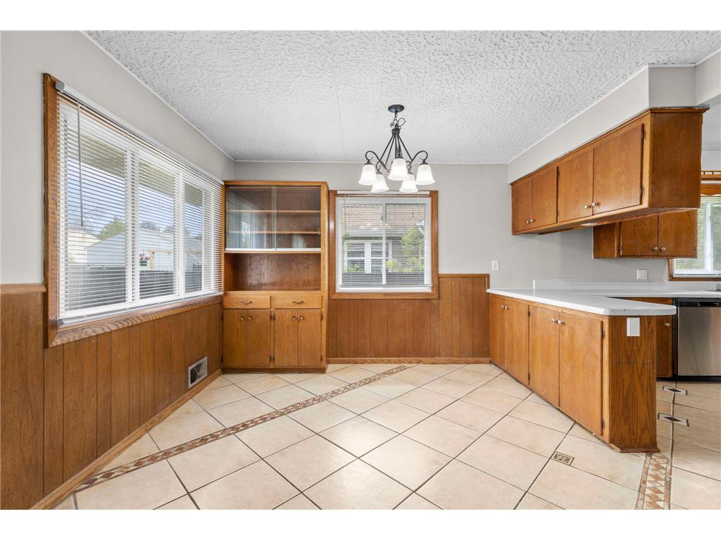 1633 Sherwood Avenue Saint Paul MN 55106 7075536 image9