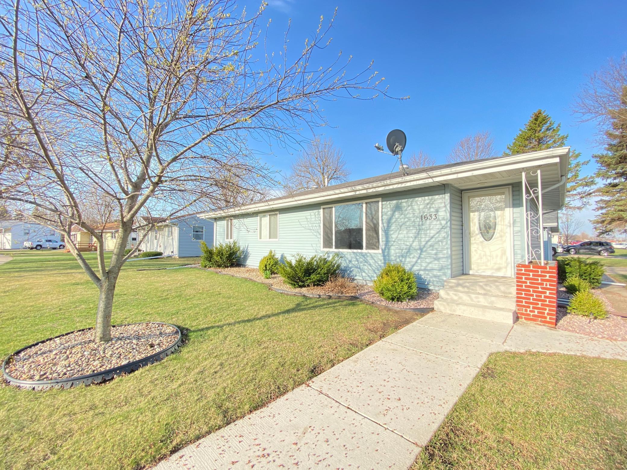 1633 Skyline Drive, Worthington, MN 56187 MLS 5735685 Edina Realty