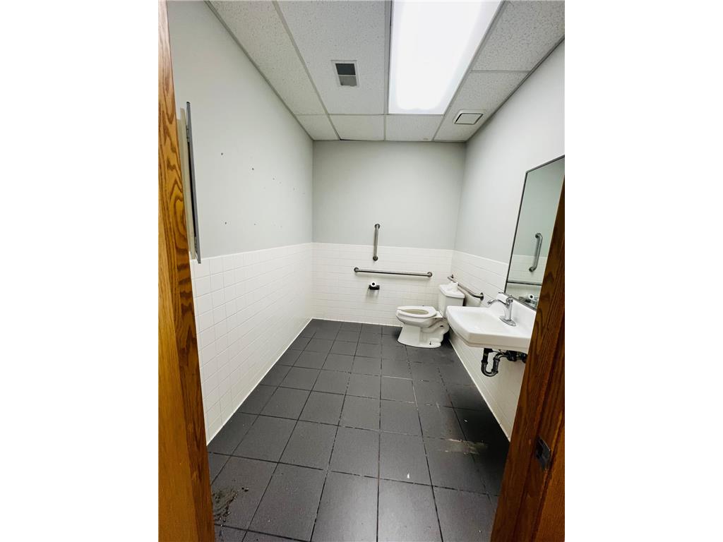 1635 Robert Street S West Saint Paul MN 55118 7081238 image12