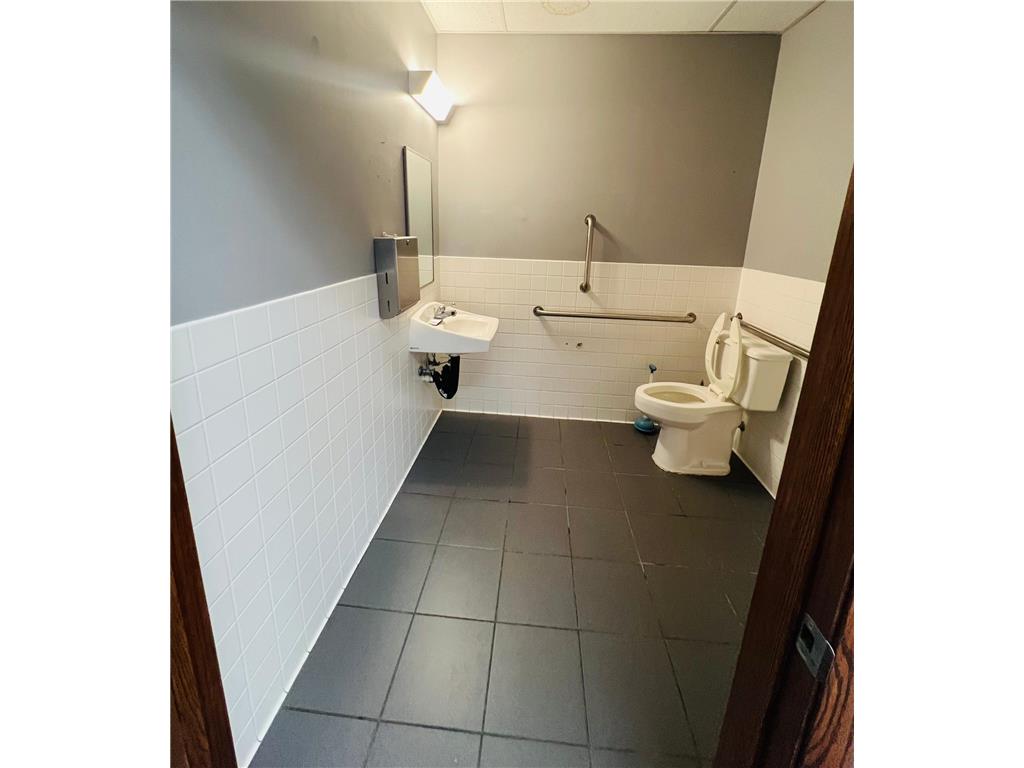 1635 Robert Street S West Saint Paul MN 55118 7081238 image13