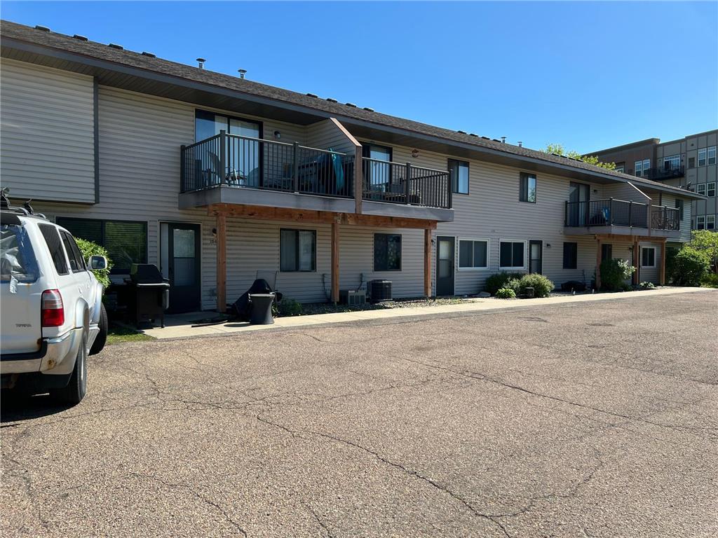 1635 Stieger Lake Lane 104, Victoria, MN, 55386 MLS 6385703 Edina