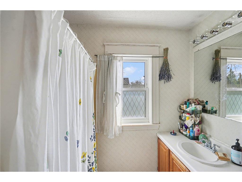 1636-1638 Minnehaha Avenue W Saint Paul MN 55104 7041832 image13