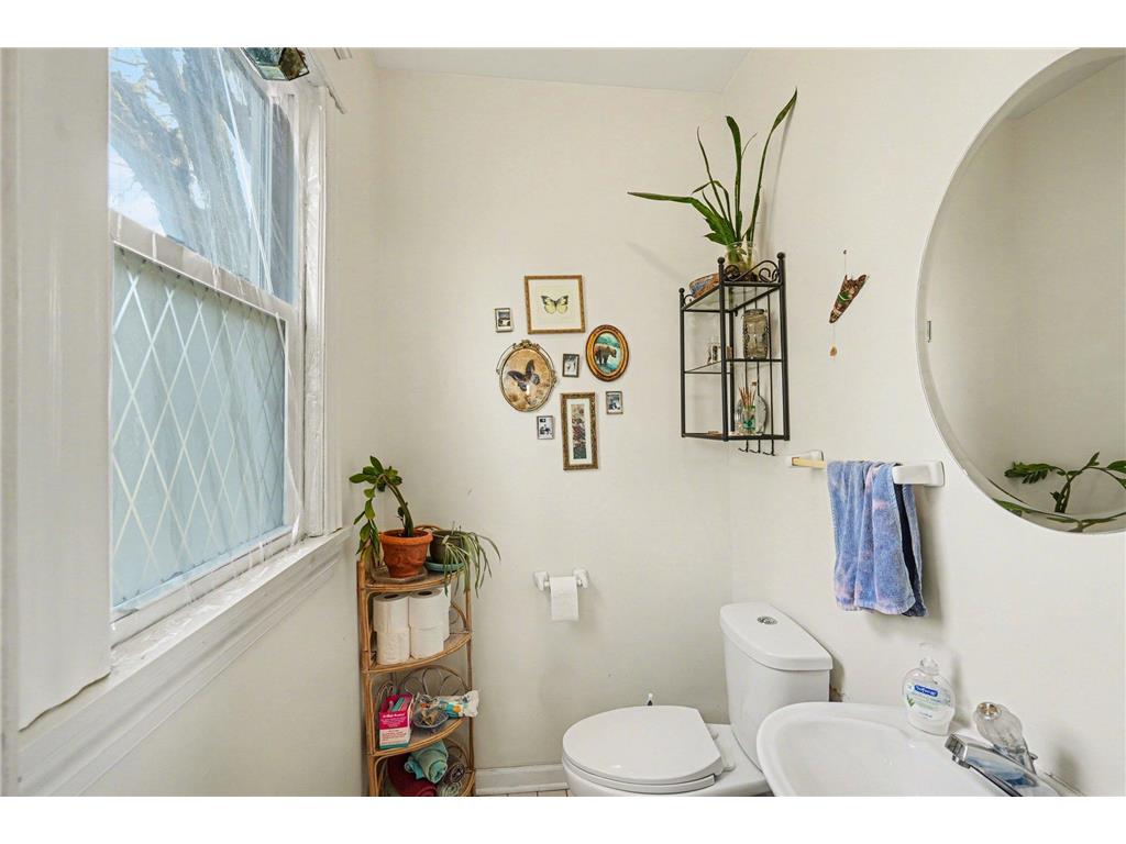1636-1638 Minnehaha Avenue W Saint Paul MN 55104 7041832 image9