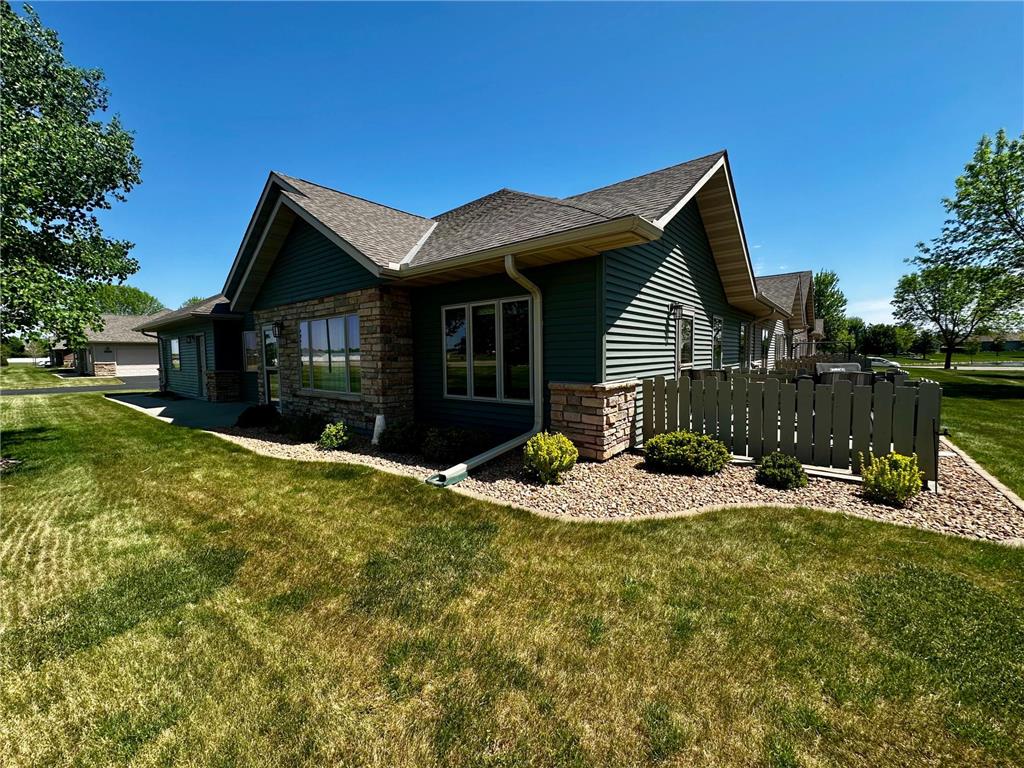 1636 Thunderbird Road #11 Marshall MN 56258 7075770 image1