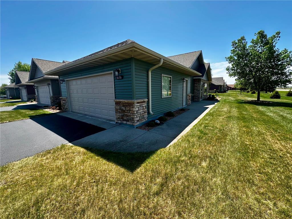 1636 Thunderbird Road #11 Marshall MN 56258 7075770 image4