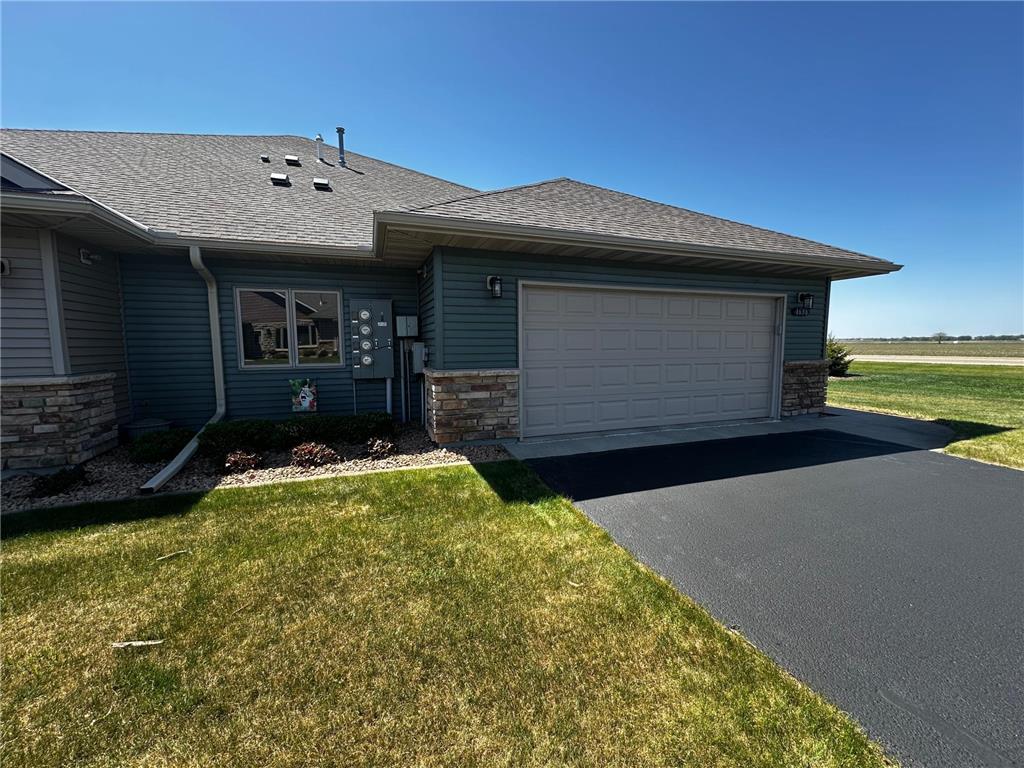 1636 Thunderbird Road #11 Marshall MN 56258 7075770 image5
