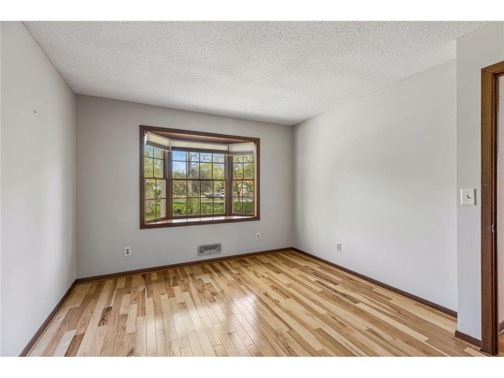 16370 Division Street Lakeland MN 55043 7042395 image16