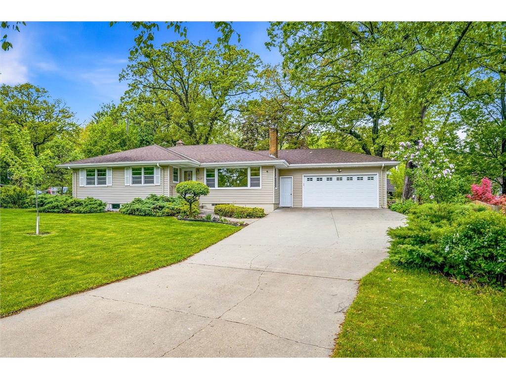 1638 Glenview Court Arden Hills MN 55112 7068823 image1