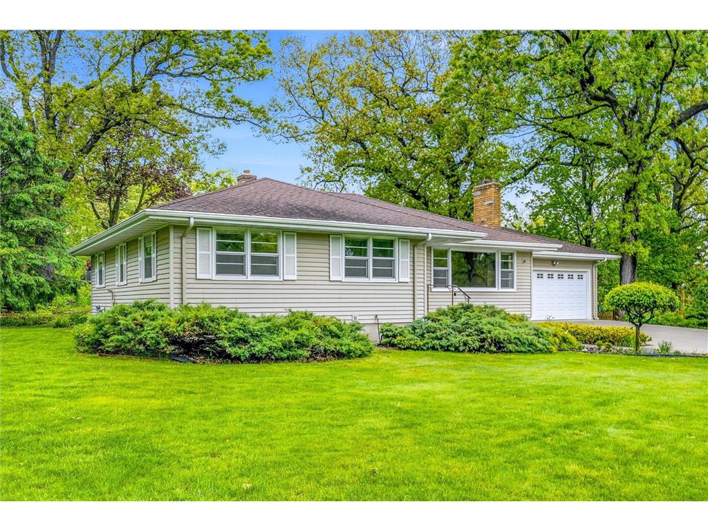 1638 Glenview Court Arden Hills MN 55112 7068823 image2