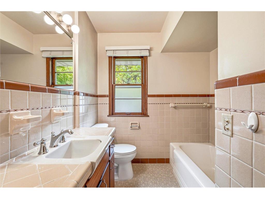 1638 Glenview Court Arden Hills MN 55112 7068823 image28