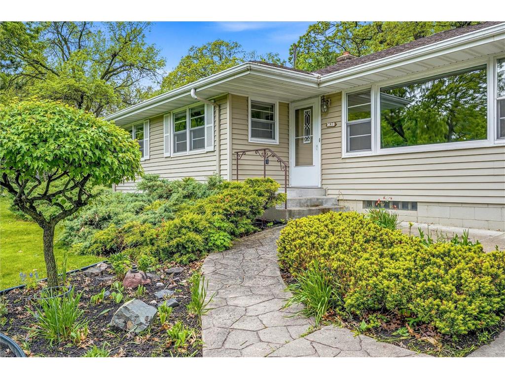 1638 Glenview Court Arden Hills MN 55112 7068823 image3