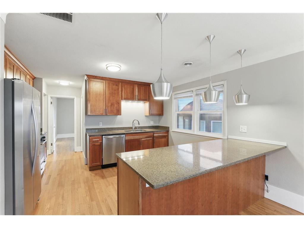 1638 Marshall Avenue Saint Paul MN 55104 7064227 image10