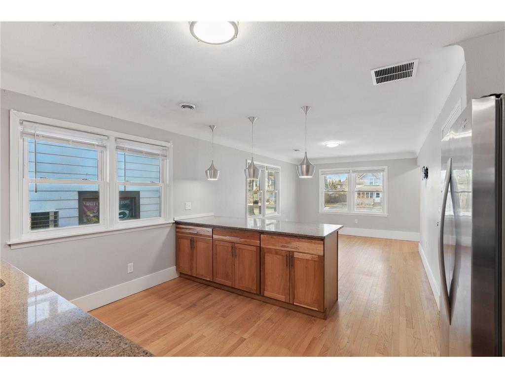 1638 Marshall Avenue Saint Paul MN 55104 7064227 image14
