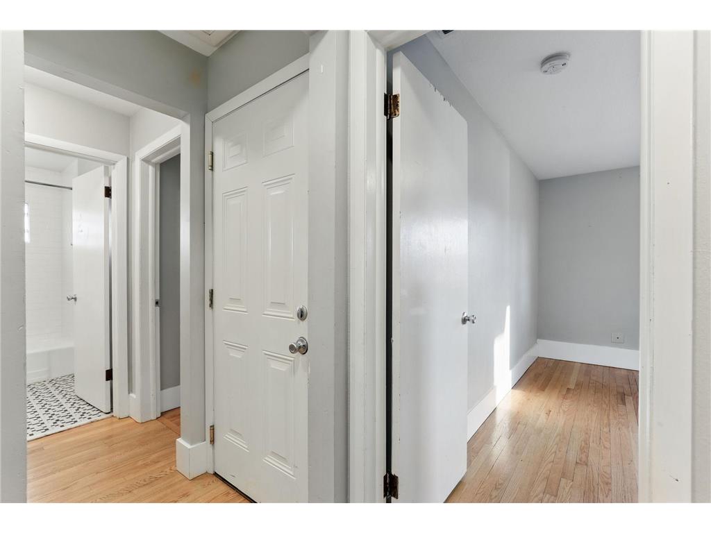 1638 Marshall Avenue Saint Paul MN 55104 7064227 image17