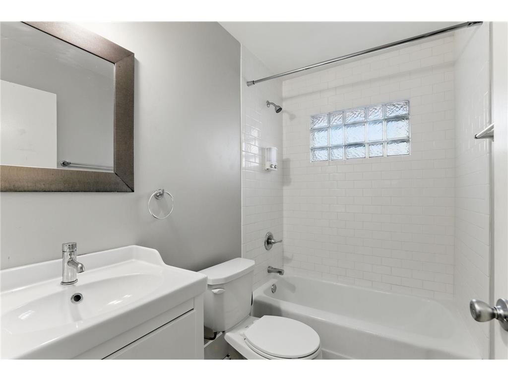 1638 Marshall Avenue Saint Paul MN 55104 7064227 image22