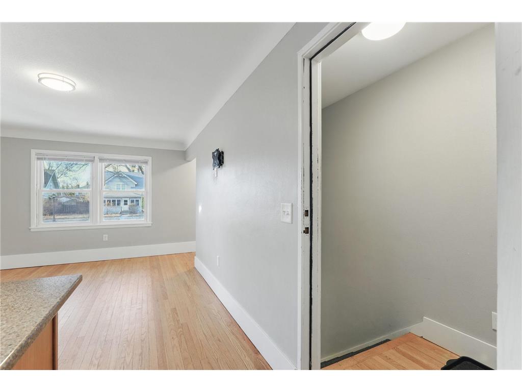 1638 Marshall Avenue Saint Paul MN 55104 7064227 image27