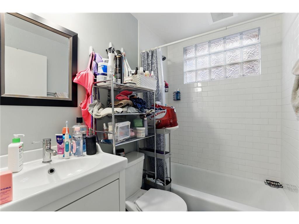 1638 Marshall Avenue Saint Paul MN 55104 7064227 image35