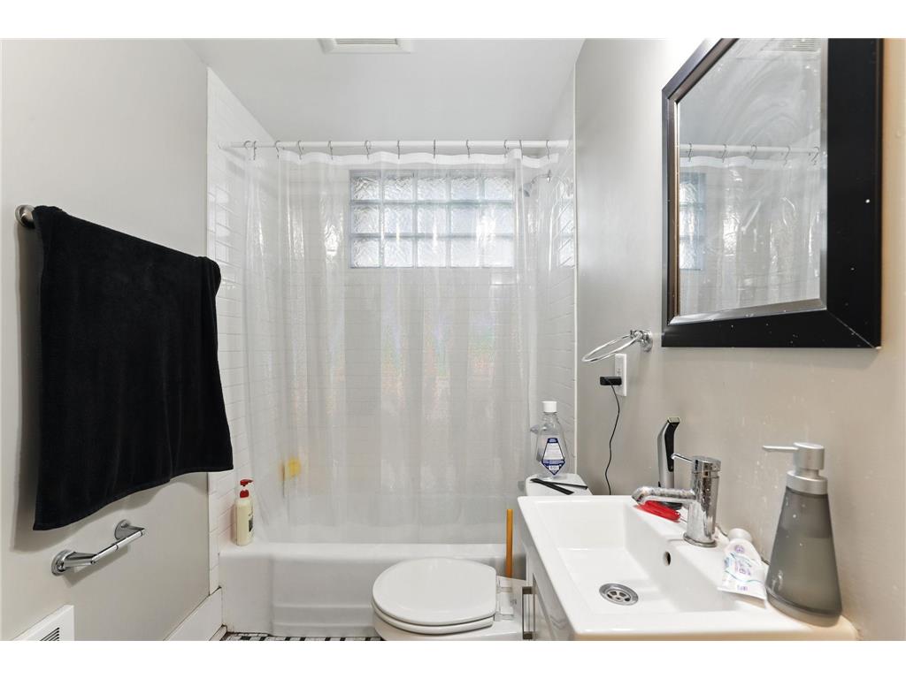 1638 Marshall Avenue Saint Paul MN 55104 7064227 image41