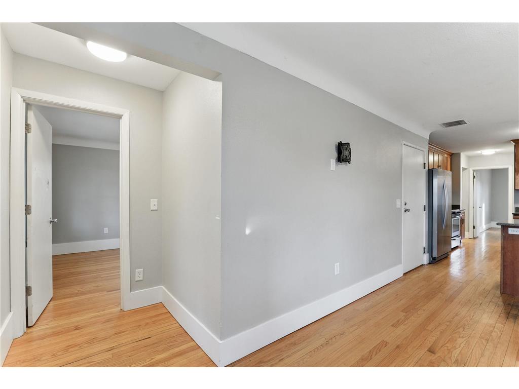 1638 Marshall Avenue Saint Paul MN 55104 7064227 image7