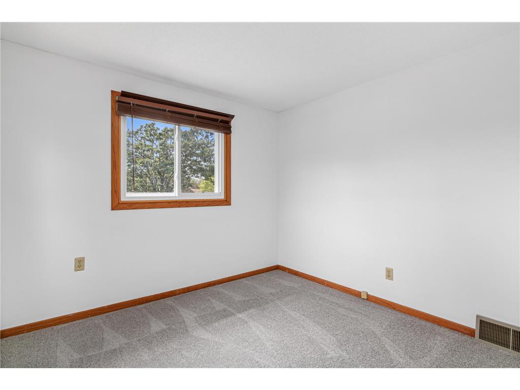 1639 Chamber Street Saint Paul MN 55106 7100926 image12