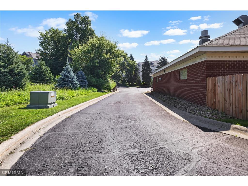 16394 Glory Lane Eden Prairie MN 55344 7007231 image34