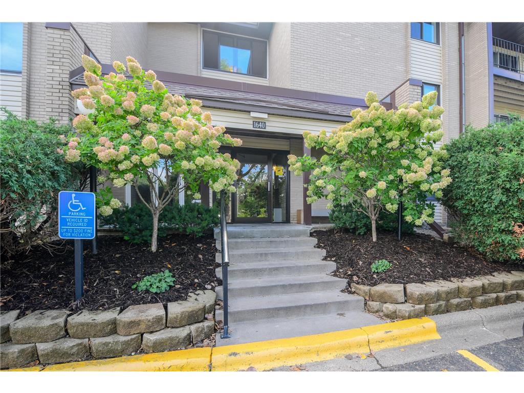 1640 Highway 36 W #134 Roseville MN 55113 6439079 image1