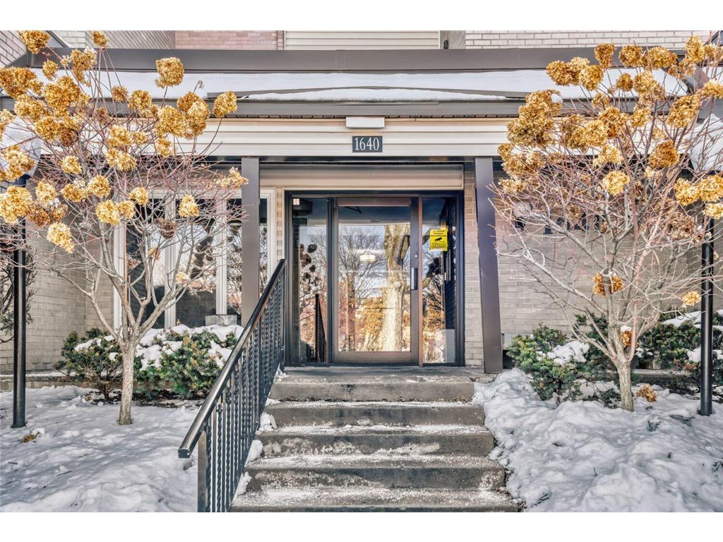 1640 Highway 36 W #138 Roseville MN 55113 7032341 image1