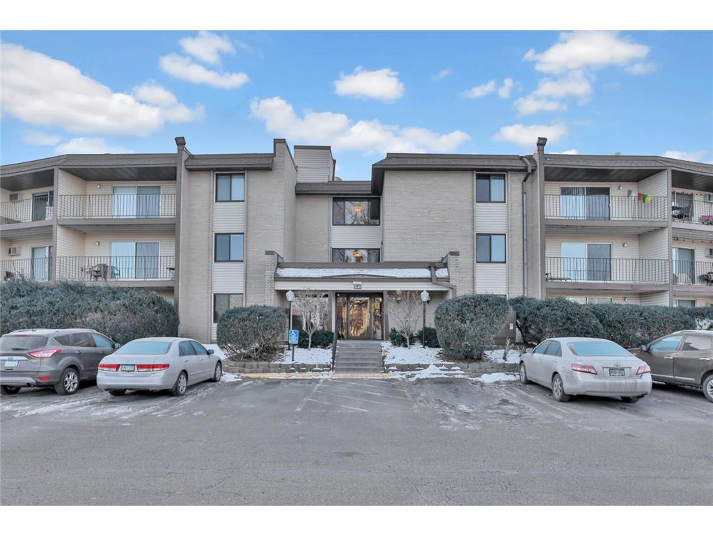 1640 Highway 36 W #240 Roseville MN 55113 6645033 image1