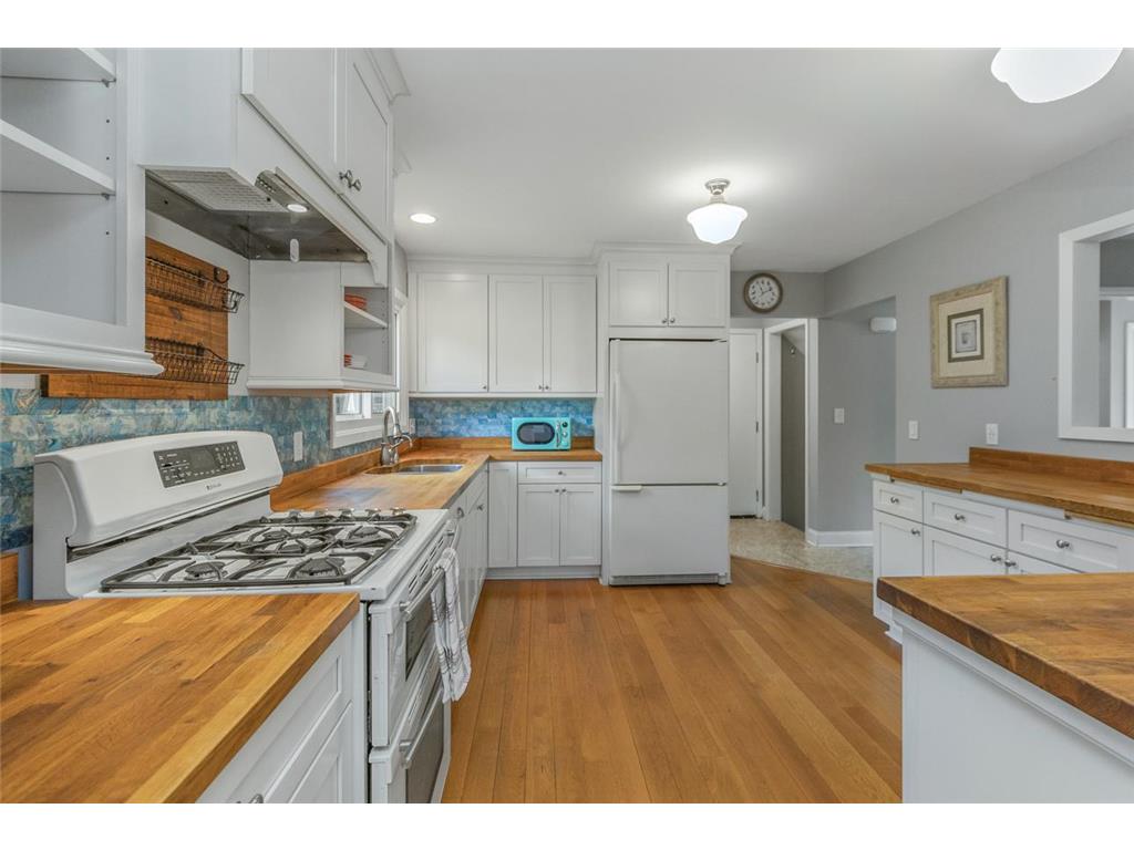 16404 Temple Drive S Minnetonka MN 55345 7078509 image16