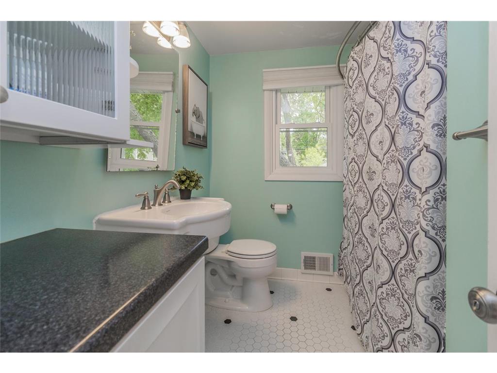 16404 Temple Drive S Minnetonka MN 55345 7078509 image27