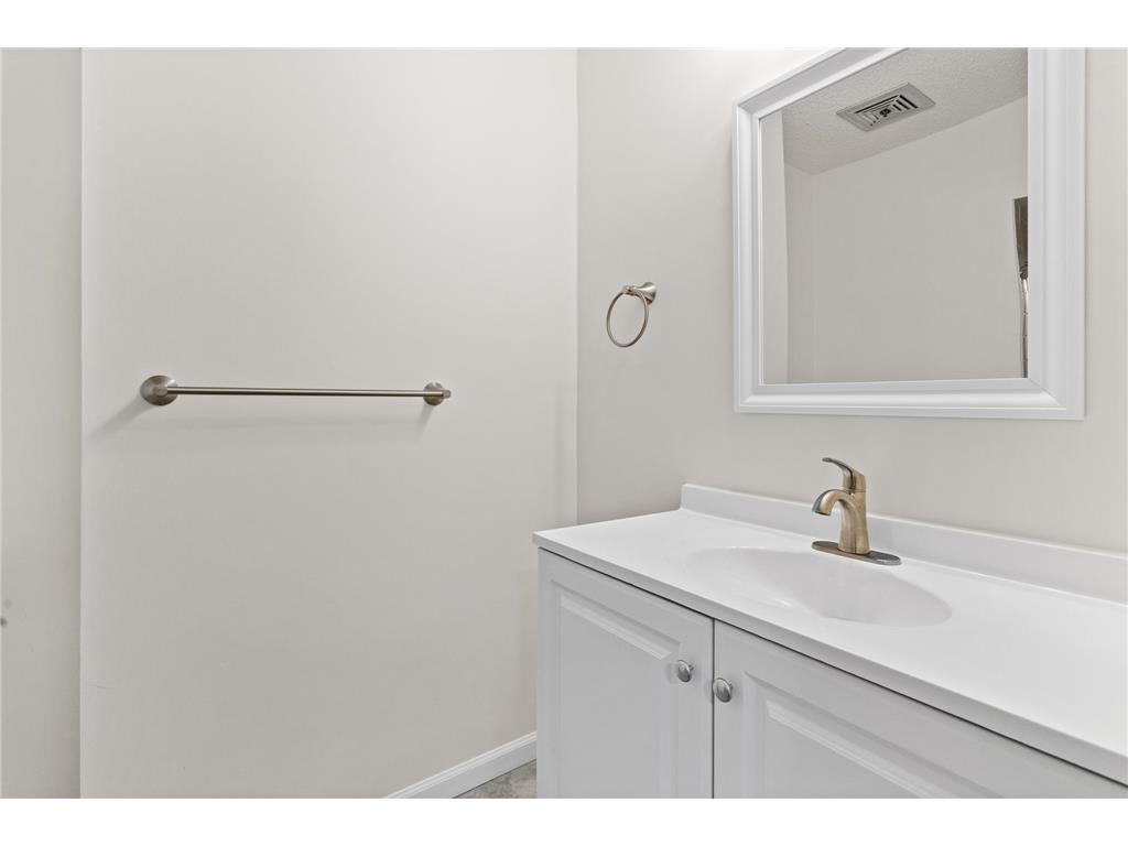 16420 4th Avenue N Plymouth MN 55447 7047980 image23