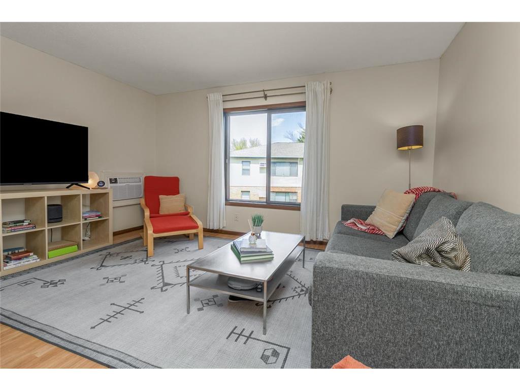 1643 Dunlap Street N #4 Saint Paul MN 55108 7007655 image3