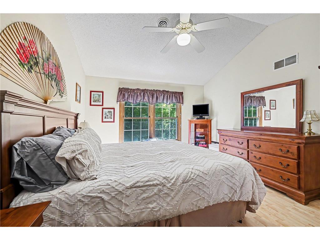 1644 Rose Hill Circle Lauderdale MN 55108 7070686 image19