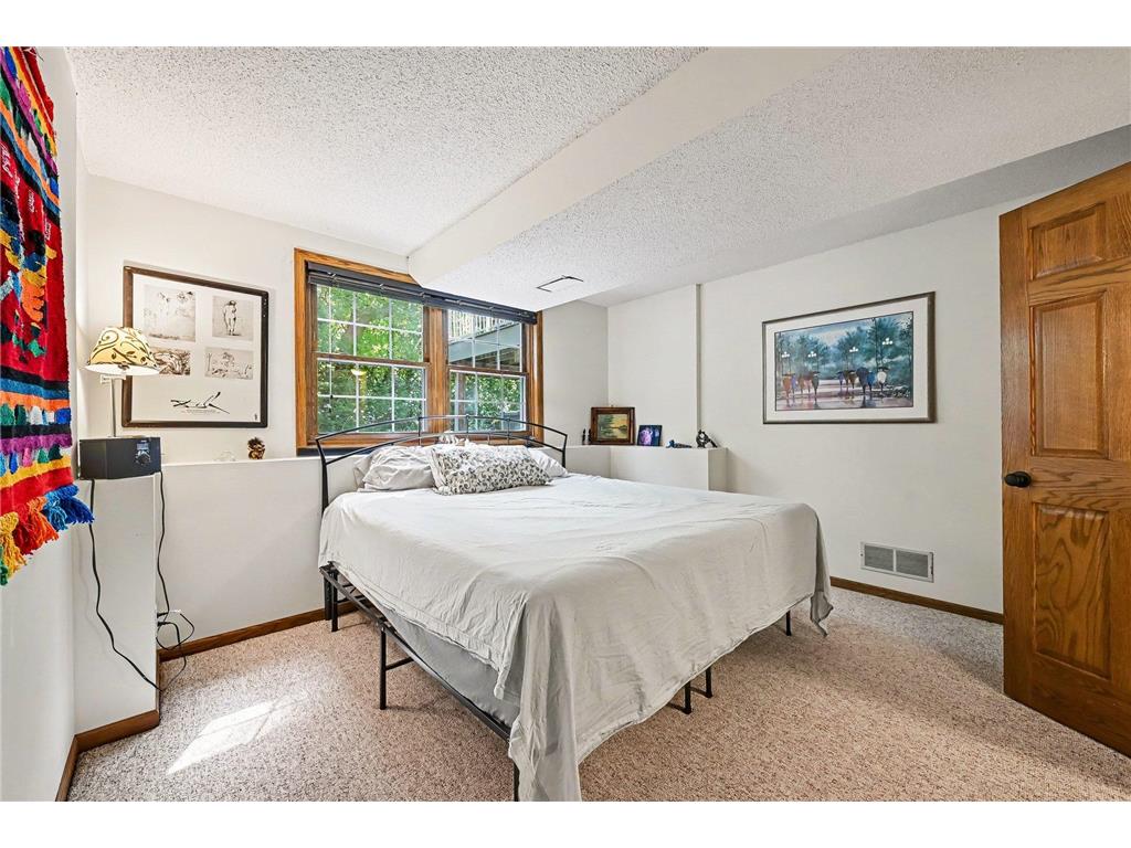 1644 Rose Hill Circle Lauderdale MN 55108 7070686 image28