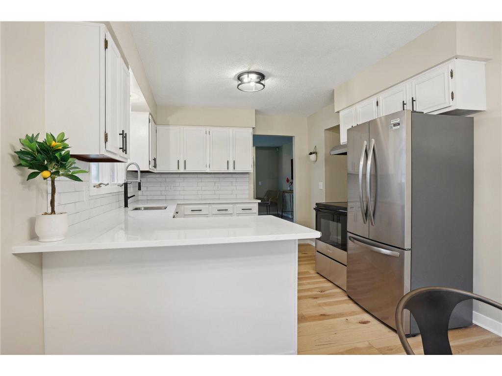 1645 English Street Saint Paul MN 55106 6591051 image1