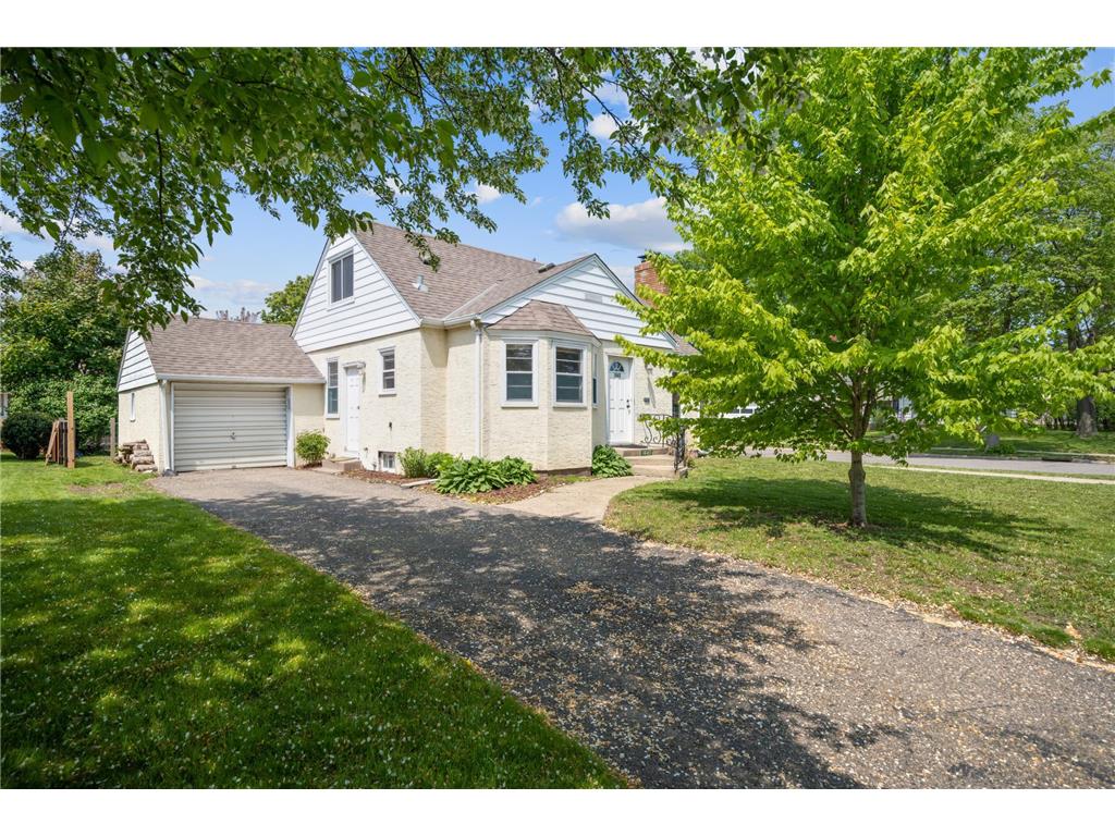 1645 Grotto Street N Saint Paul MN 55117 6370206 image1