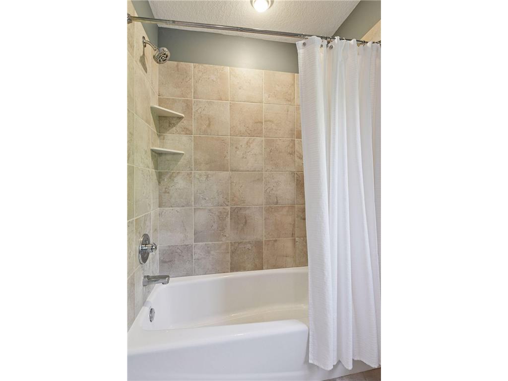 1646 Isabella Parkway Chaska MN 55318 7009486 image27