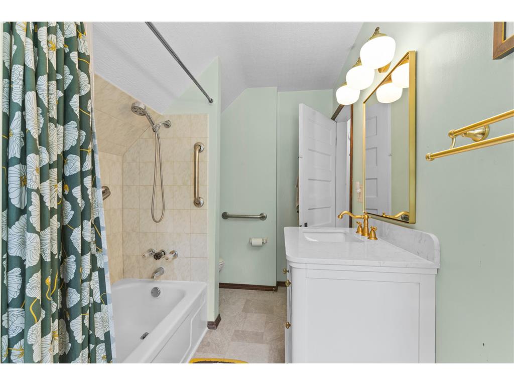 1646 Taylor Avenue Saint Paul MN 55104 7088129 image19