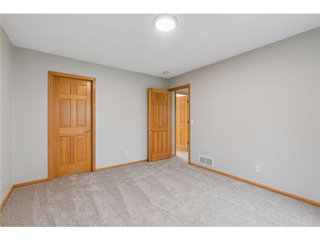 1648 Cohansey Street Saint Paul MN 55117 7027502 image39