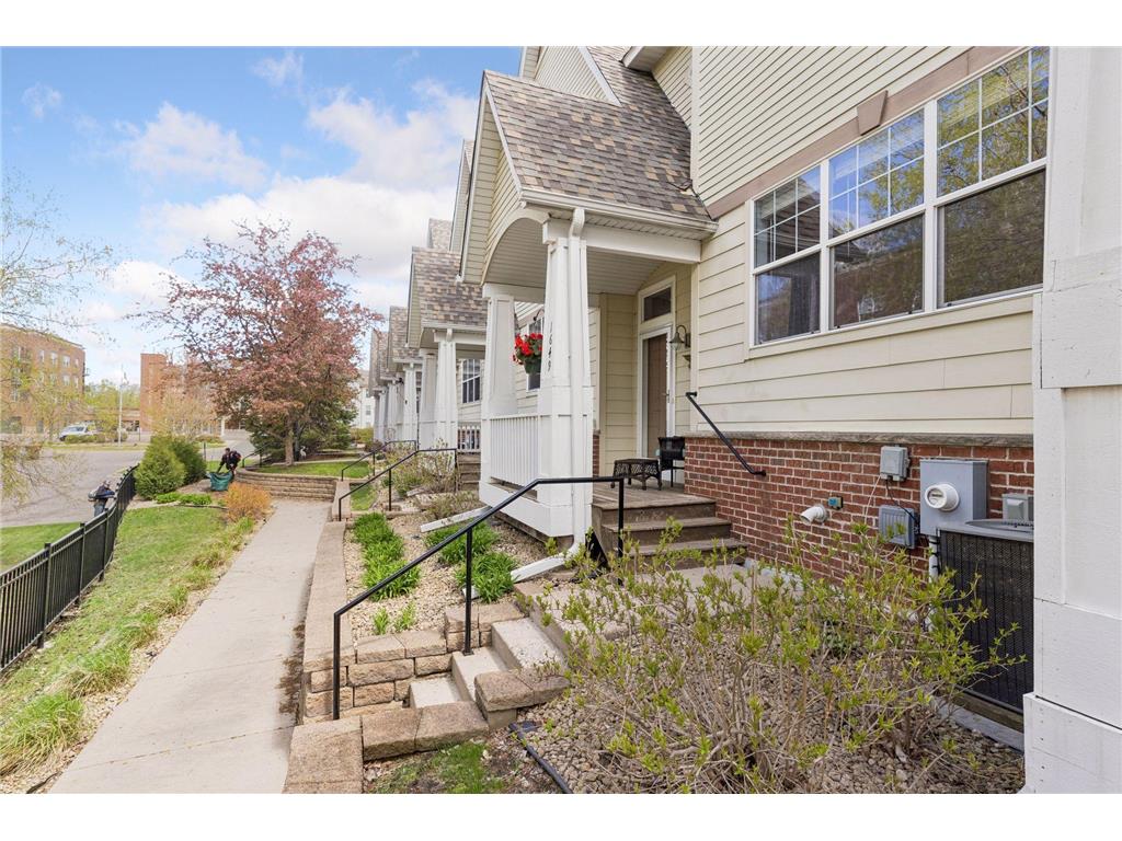 1649 Arona Street #6 Falcon Heights MN 55108 7063905 image2