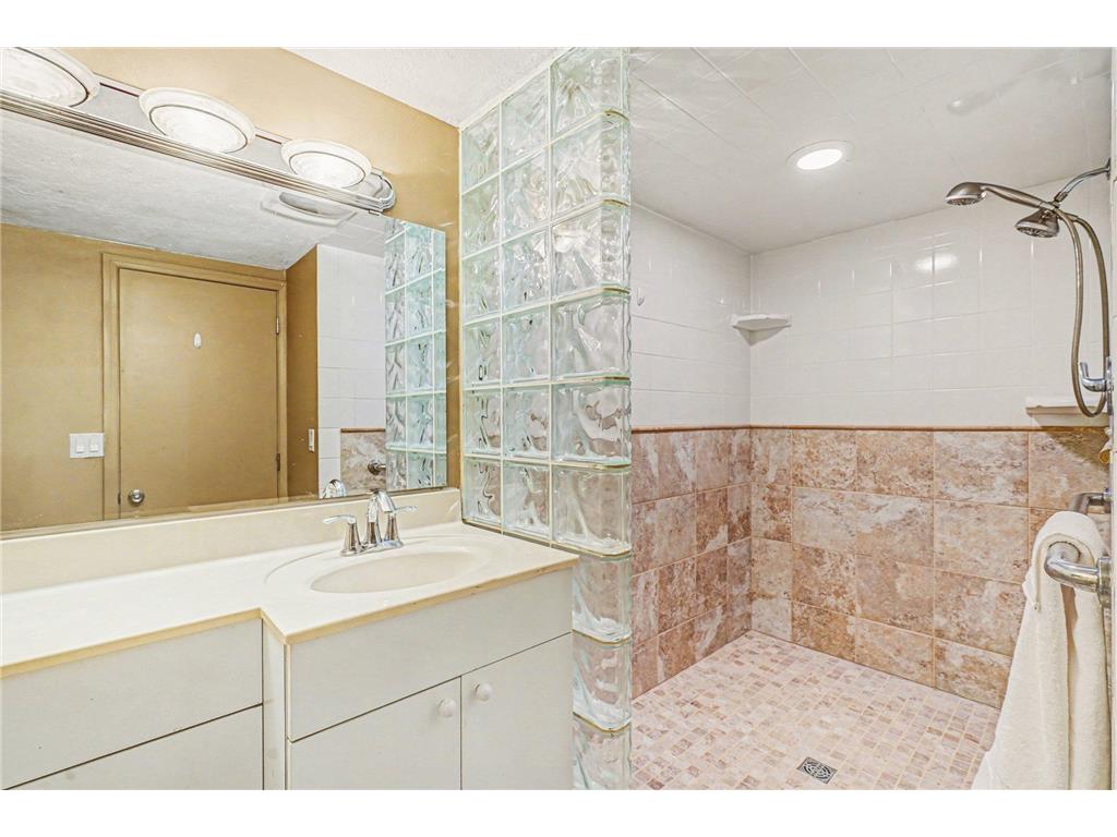 165 Birnamwood Drive Burnsville MN 55337 7009376 image25