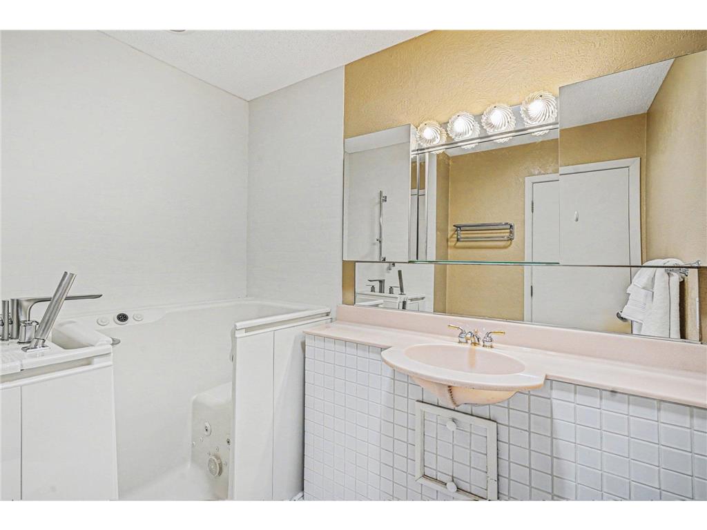 165 Birnamwood Drive Burnsville MN 55337 7009376 image26