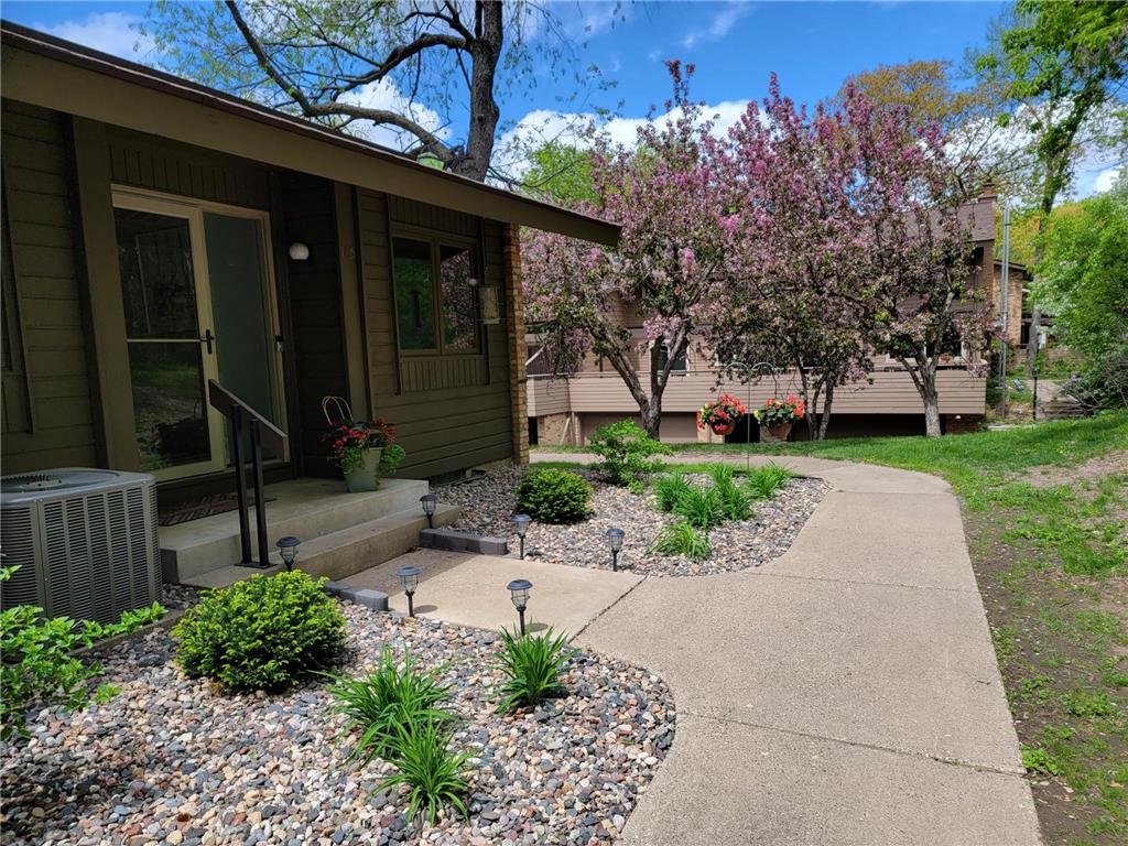 165 Birnamwood Drive Burnsville MN 55337 7009376 image3