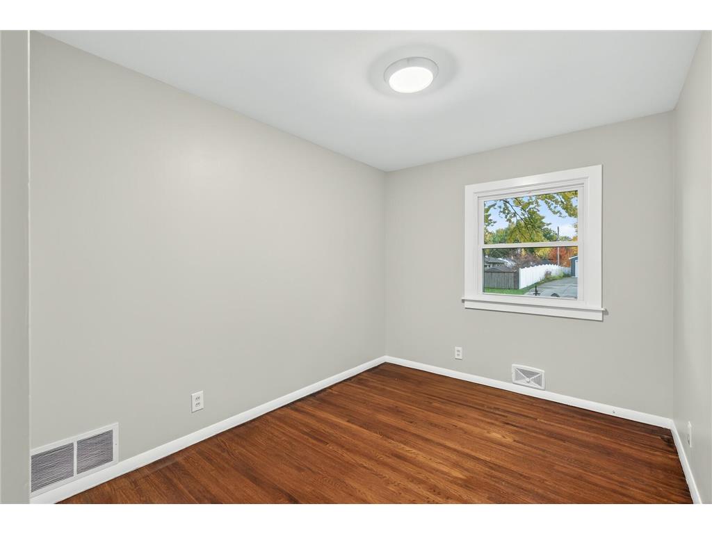 165 Sherrie Lane Woodbury MN 55125 6812376 image10