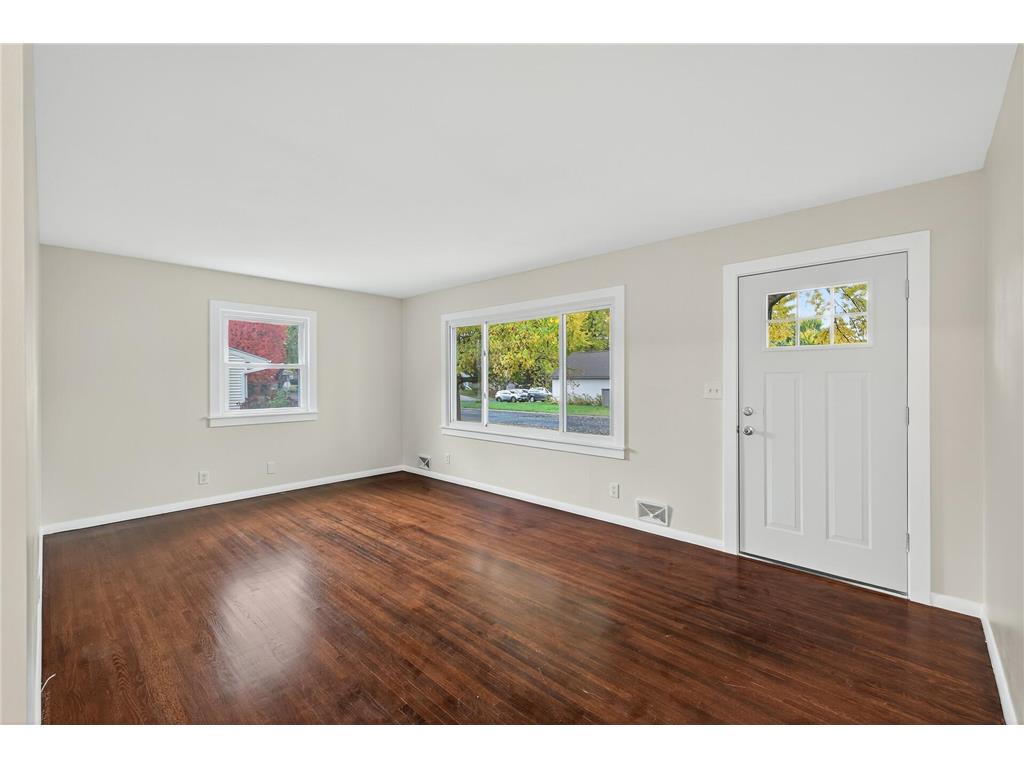 165 Sherrie Lane Woodbury MN 55125 6812376 image3