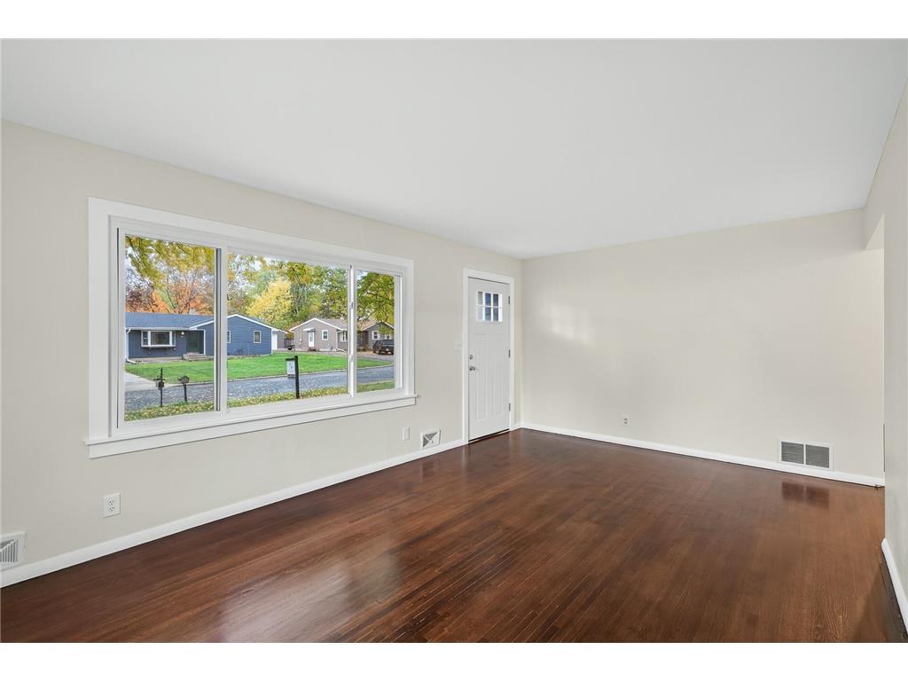 165 Sherrie Lane Woodbury MN 55125 6812376 image5